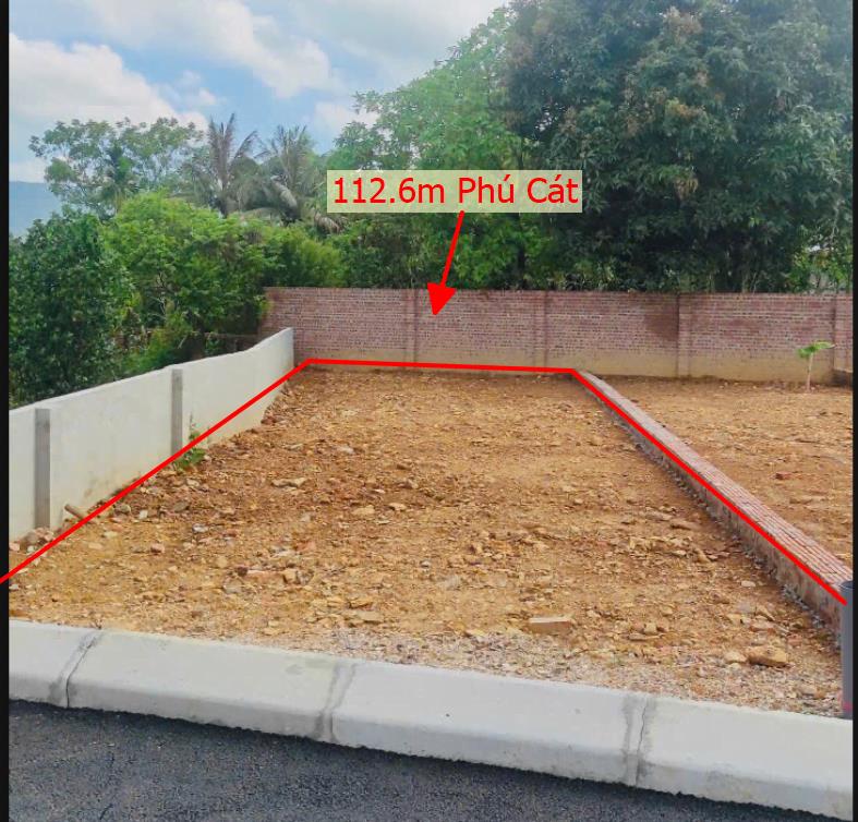 Hình ảnh Bán Lô Đất 112.6m Tại Phú Cát Quốc Oai Bám Đường Bê Tông Ô Tô Vào Tận Đất Dân Cư Đông Đúc Thân Thiện Giá Đầu Tư