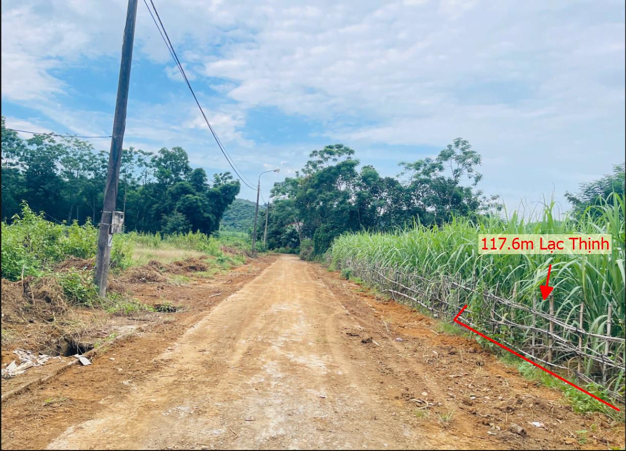 Hình ảnh Bán Lô Đất 117.6m Tại Lạc Thịnh Yên Thủy Bám Đường Bê Tông Ô Tô Vào Tận Đất View Núi Thoáng Mát Dân Cư Đông Đúc Thân Thiện Giá Đầu Tư